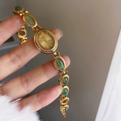 Luxury Jade Bracelet Watch – Elegant Women’s Quartz Wristwatch